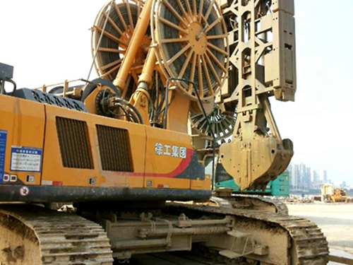 珠澳(ao)大橋珠海(hai)鍊接線人(ren)工島工程(cheng)施工